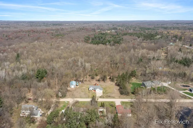 $460,000 | 581 Cumings Court Northwest, Sparta, MI 49345