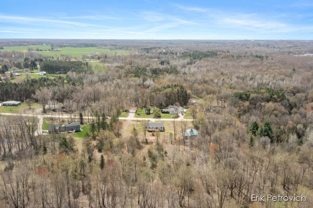 $460,000 | 581 Cumings Court Northwest, Sparta, MI 49345