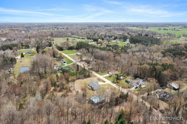 $460,000 | 581 Cumings Court Northwest, Sparta, MI 49345