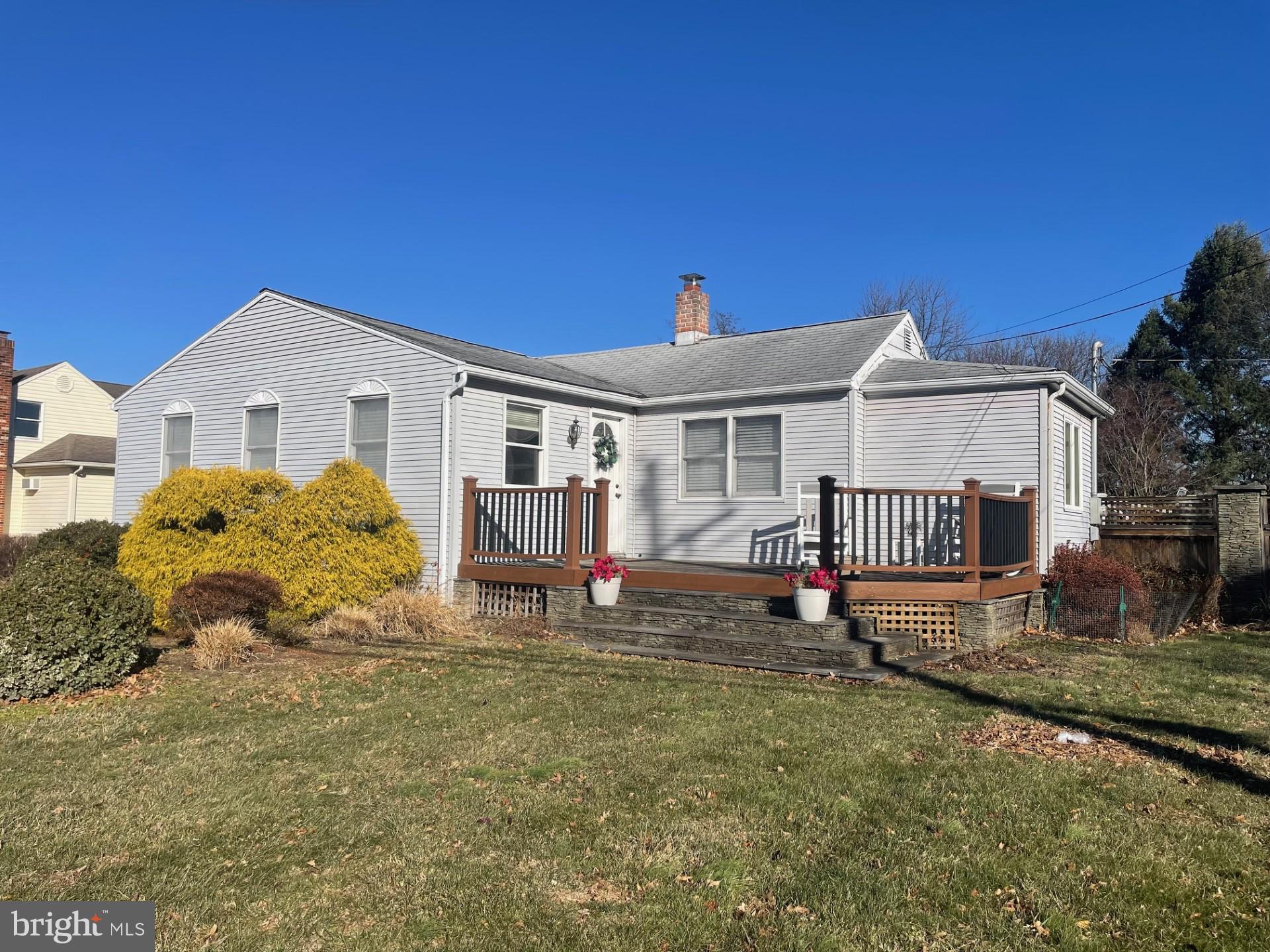 29 Arlene Street Harrisburg, PA 17112 - Photo 32 of 32 a front view of a house with garden