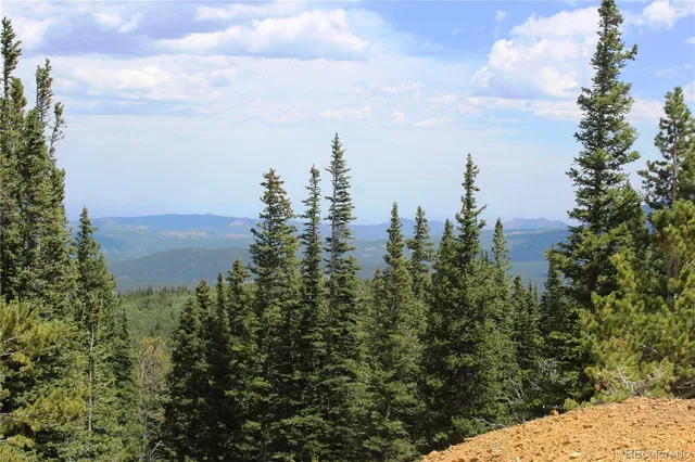 a view of an outdoor space