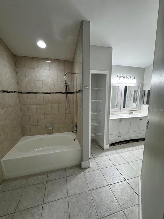 1645 17th Street Southwest Naples, FL 34117 - Photo 17 of 18