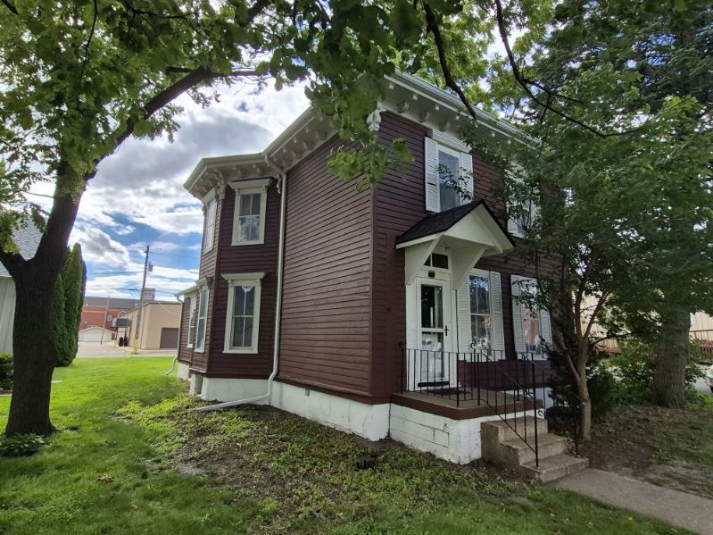 117 South Chestnut Street Kewanee, IL 61443 - Photo 2 of 28