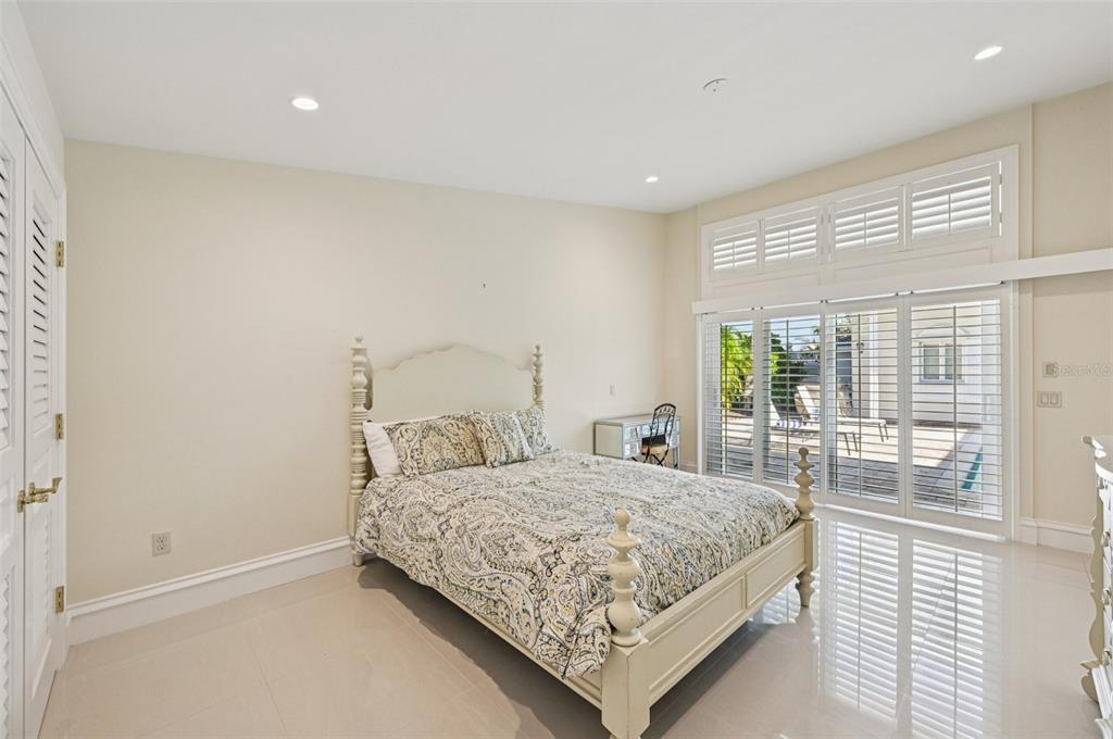 1121 Morningside Place Sarasota, FL 34236 - Photo 44 of 76
