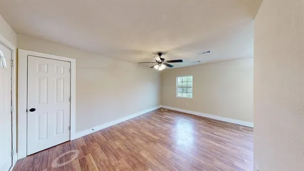 $1,300 | 2640 Berryhill Drive, Fort Worth, TX 76105