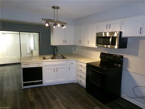 $1,650 | 218 Lamplighter Circle, Winston-Salem, NC 27104