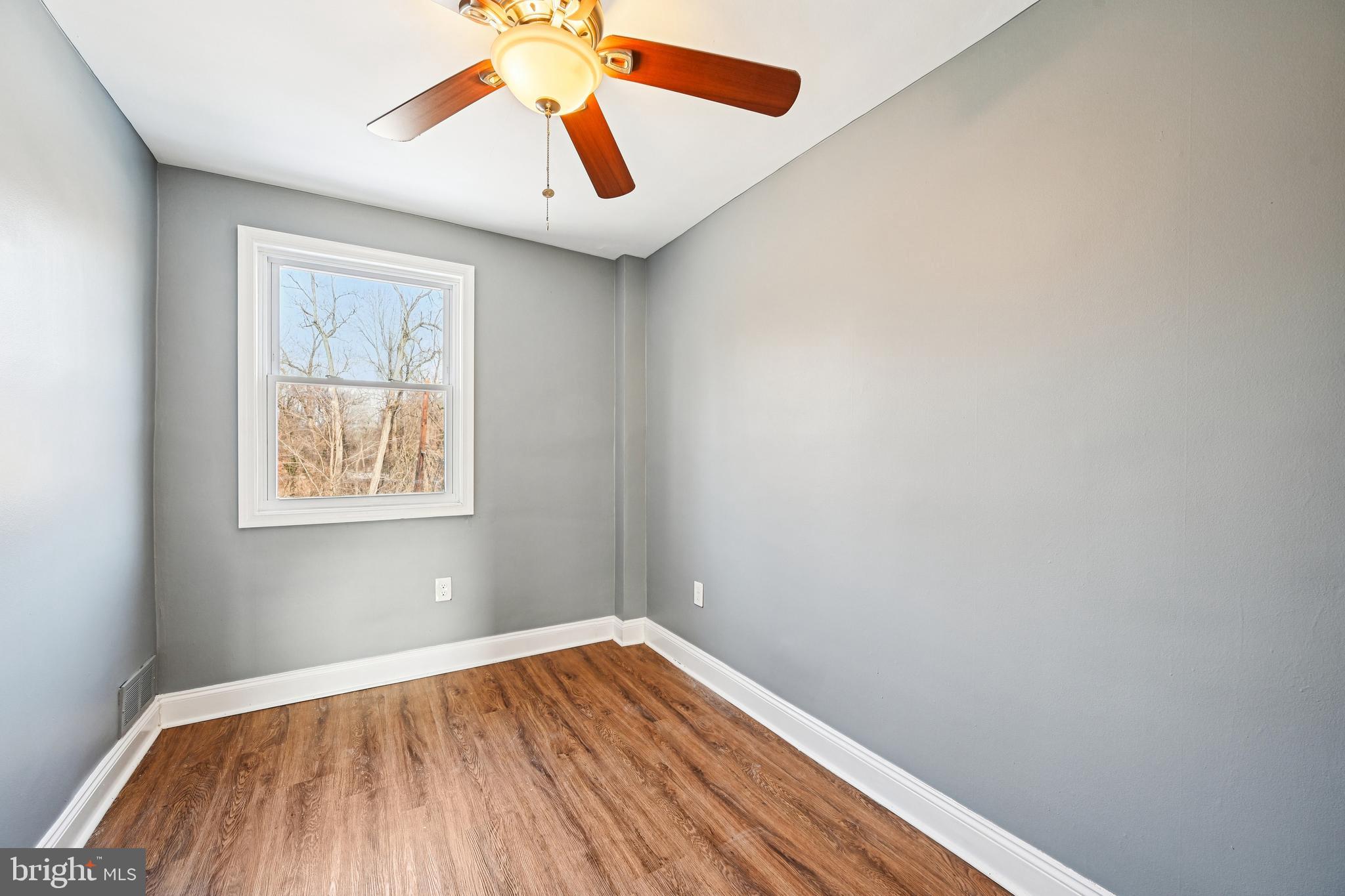 1215 Cooks Lane Baltimore, MD 21229 - Photo 18 of 45 Bedroom