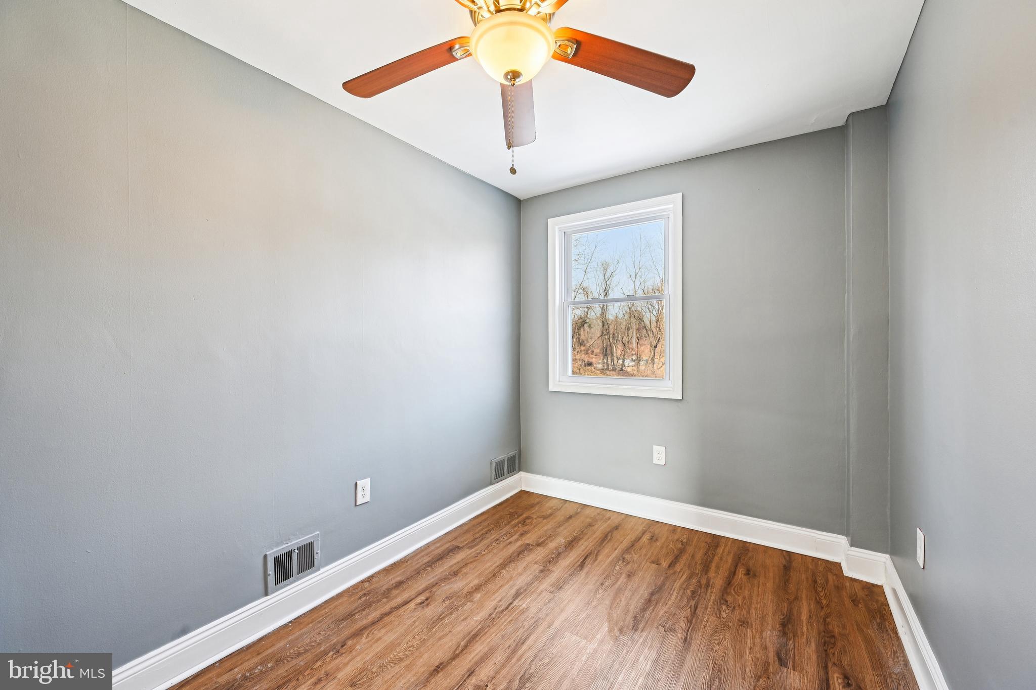 1215 Cooks Lane Baltimore, MD 21229 - Photo 19 of 45 Bedroom