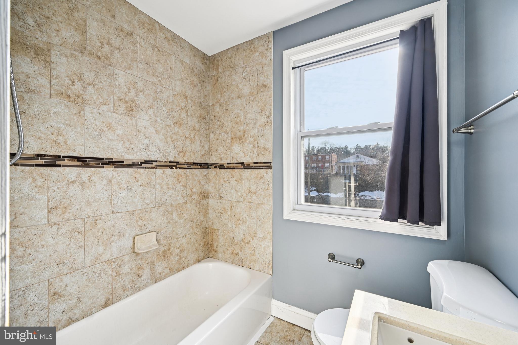 1215 Cooks Lane Baltimore, MD 21229 - Photo 29 of 45 Bathroom