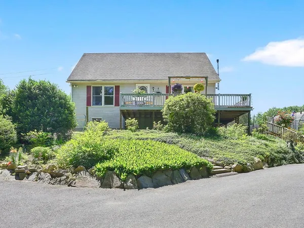 $525,000 | 55 Southampton Road, Westhampton, MA 01027