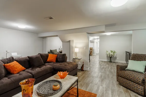 $629,900 | 1746 West 104th Place, Chicago, IL 60643