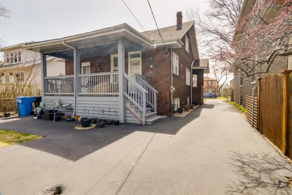 $629,900 | 1746 West 104th Place, Chicago, IL 60643