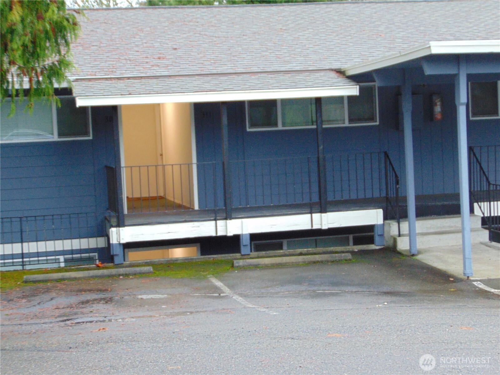 303 Poppy Road Bothell, WA 98012 - Photo 6 of 22 a view of backyard with a small cabin