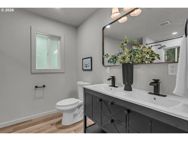 $649,900 | 77071 Delena Mayger Road, Rainier, OR 97048