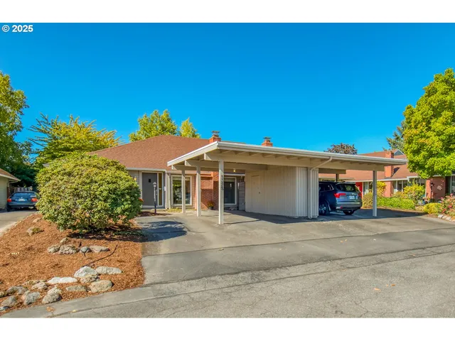 a view of a house with a outdoor space