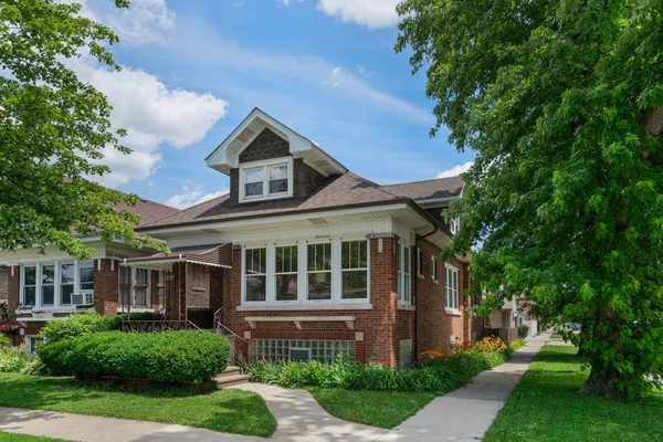 $2,900 | 1447 Cuyler Avenue, Berwyn, IL 60402