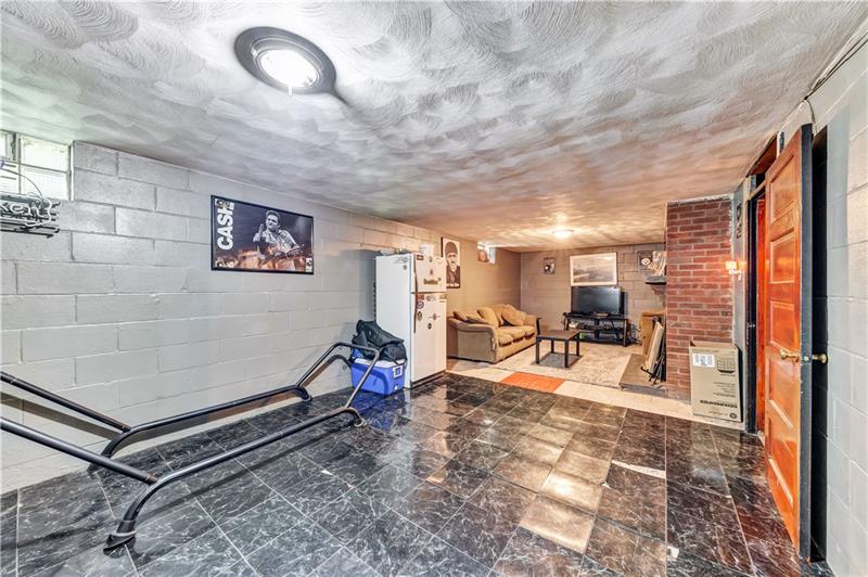 1105 Broadway Avenue McKees Rocks, PA 15136 - Photo 21 of 25 Gallery Image 21