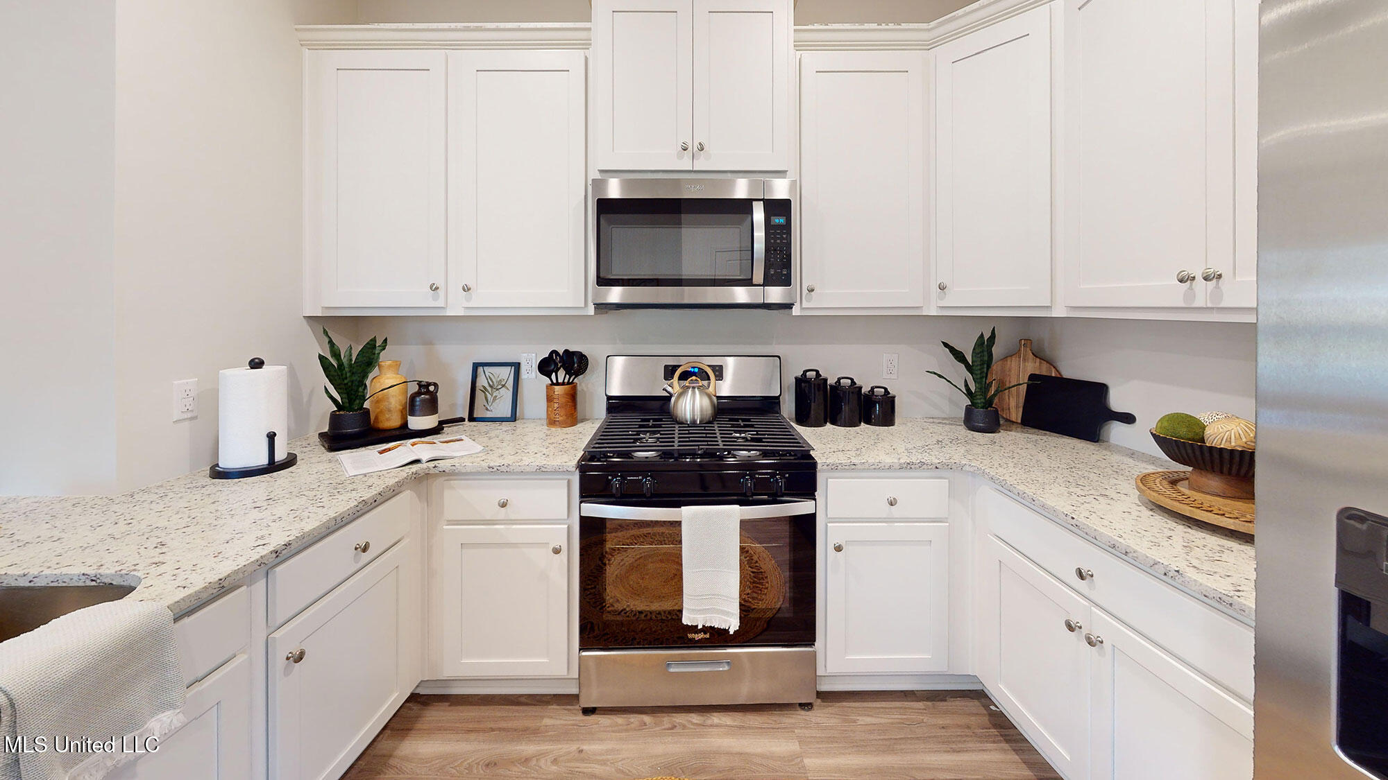 502 Vista Pointe Drive Pearl, MS 39208 - Photo 21 of 32 503-Vista-Pointe-Model-Home-Kitchen-1