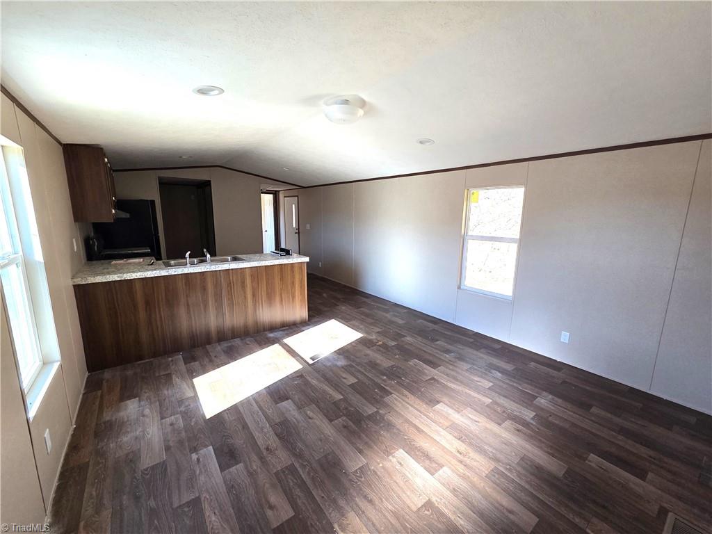 2211 Lynchburg Road Westfield, NC 27053 - Photo 2 of 12