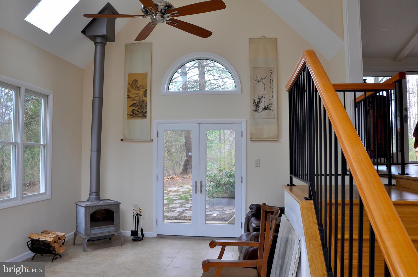 2116 Thomas View Road Reston, VA 20191 - Photo 14 of 30 Family Room