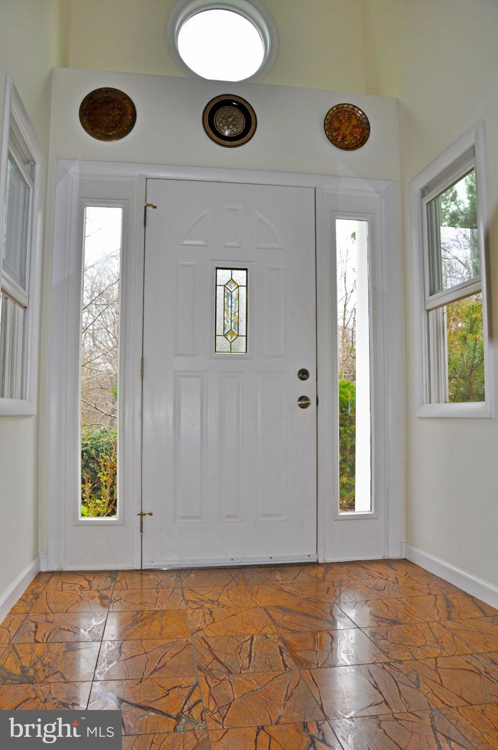 2116 Thomas View Road Reston, VA 20191 - Photo 6 of 30 Interior (General)