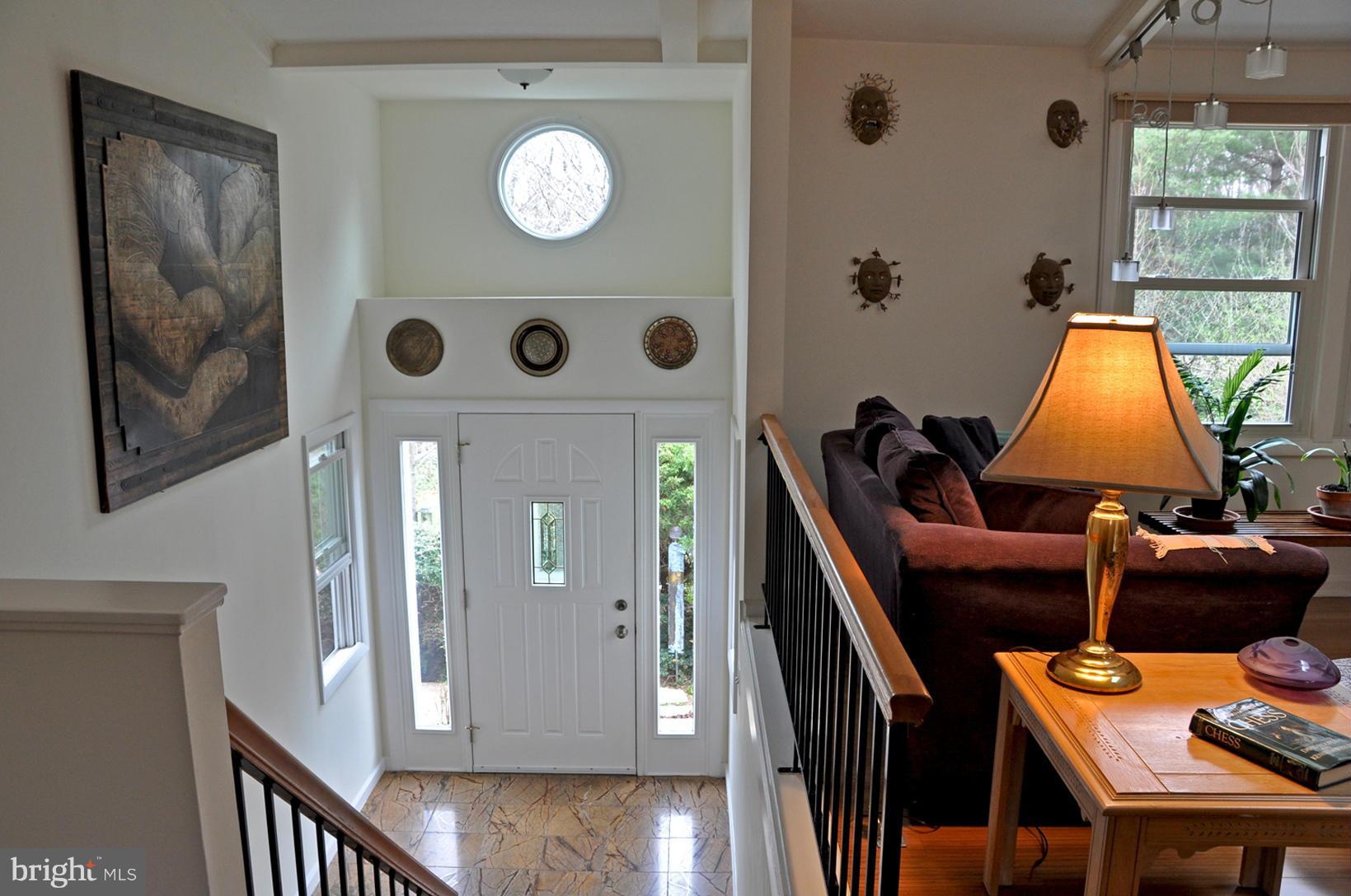 2116 Thomas View Road Reston, VA 20191 - Photo 7 of 30 Living Room