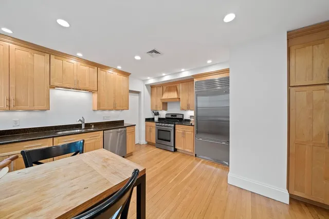 $1,399,000 | 4 Fairbanks Street, Unit 2, Brookline, MA 02446