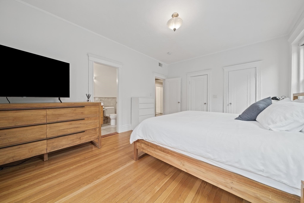 4 Fairbanks Street, Unit 2 Brookline, MA 02446 - Photo 14 of 35