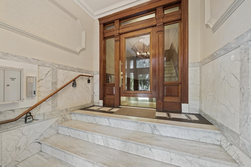 4 Fairbanks Street, Unit 2 Brookline, MA 02446 - Photo 24 of 35