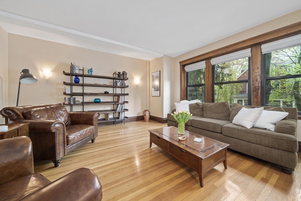 4 Fairbanks Street, Unit 2 Brookline, MA 02446 - Photo 3 of 35