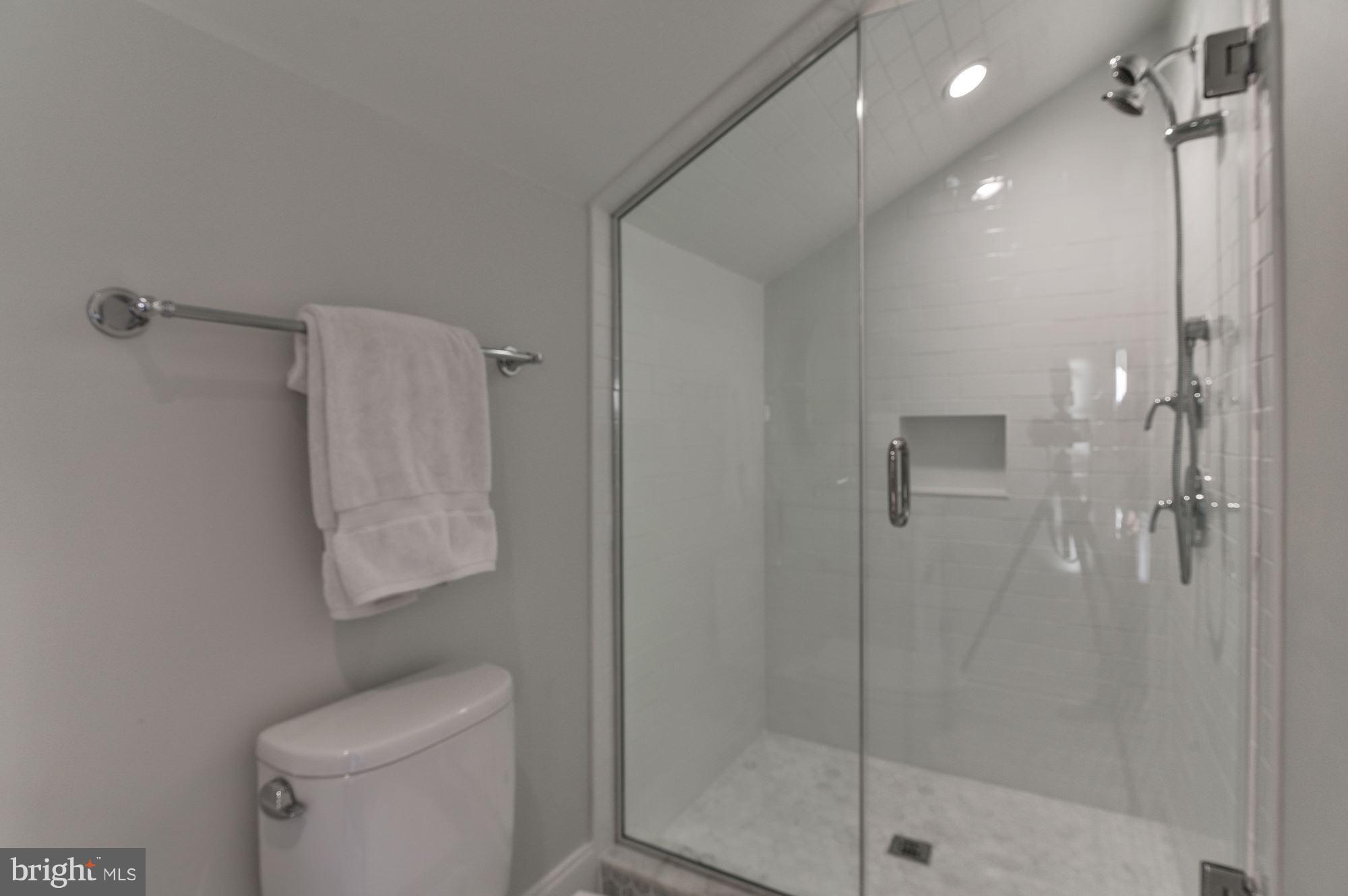 5319 Yorktown Road Bethesda, MD 20816 - Photo 26 of 34 Gallery Image 26