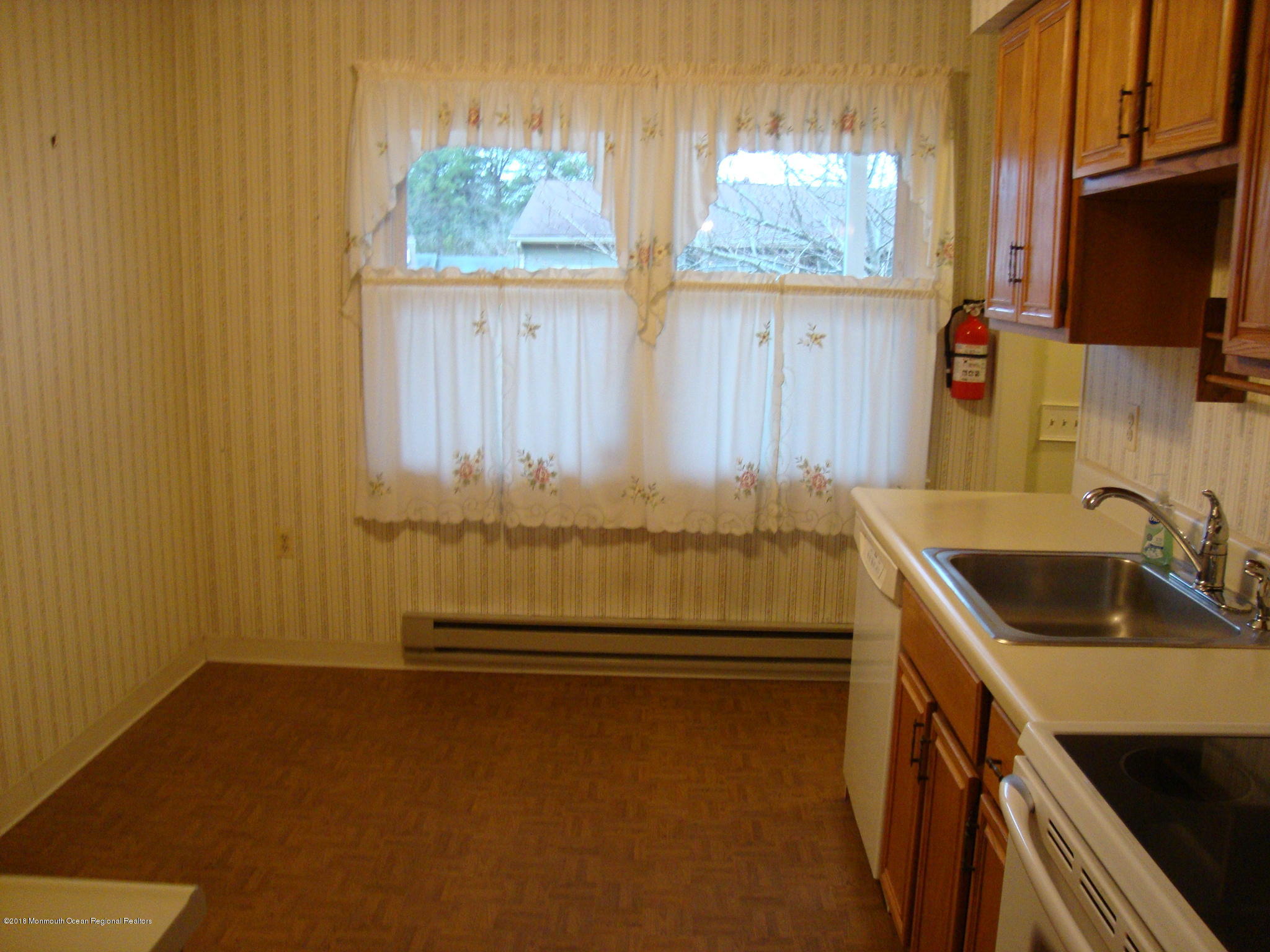 46 Hummingbird Lane Whiting, NJ 08759 - Photo 4 of 14 46 Hummingbird 014