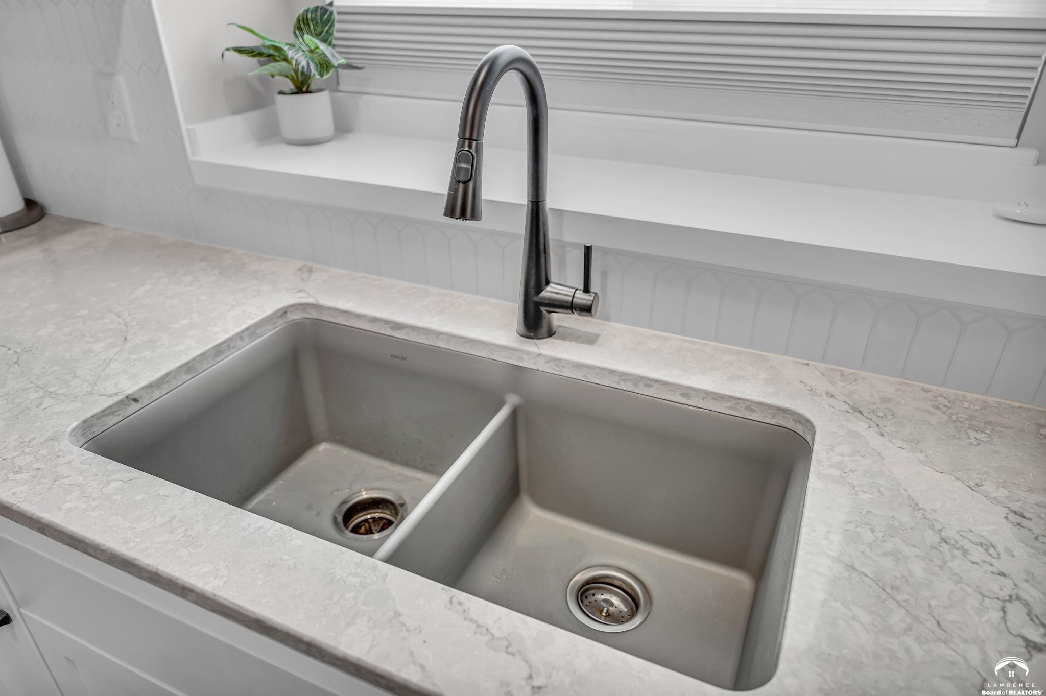 339 Florida Street Lawrence, KS 66044 - Photo 16 of 34