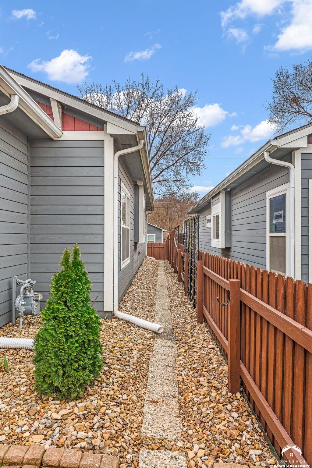 339 Florida Street Lawrence, KS 66044 - Photo 28 of 34