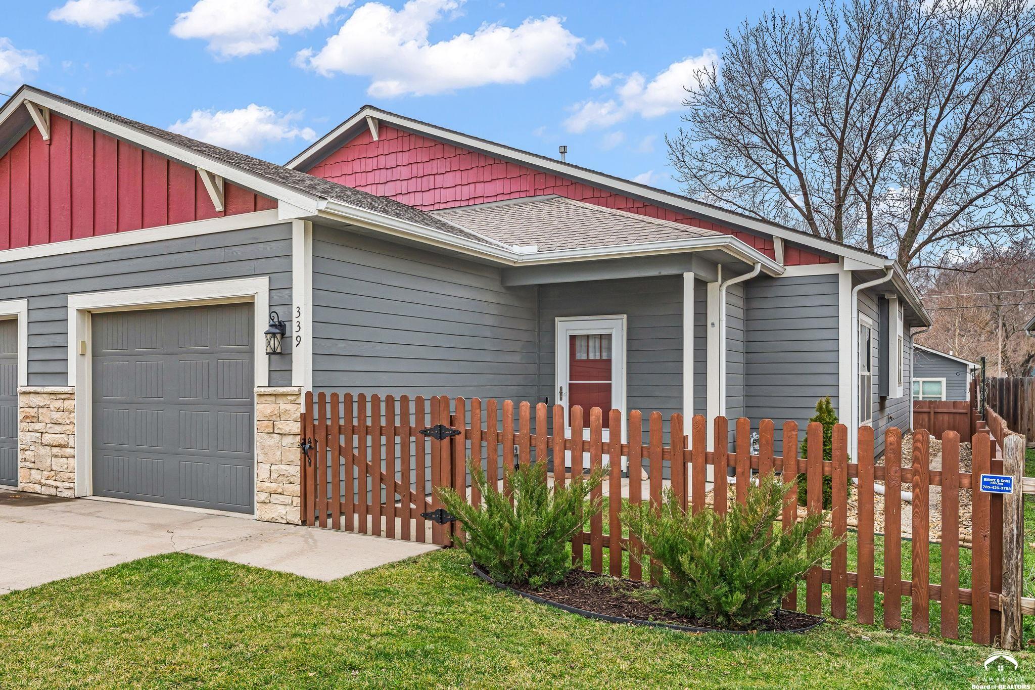 339 Florida Street Lawrence, KS 66044 - Photo 3 of 34