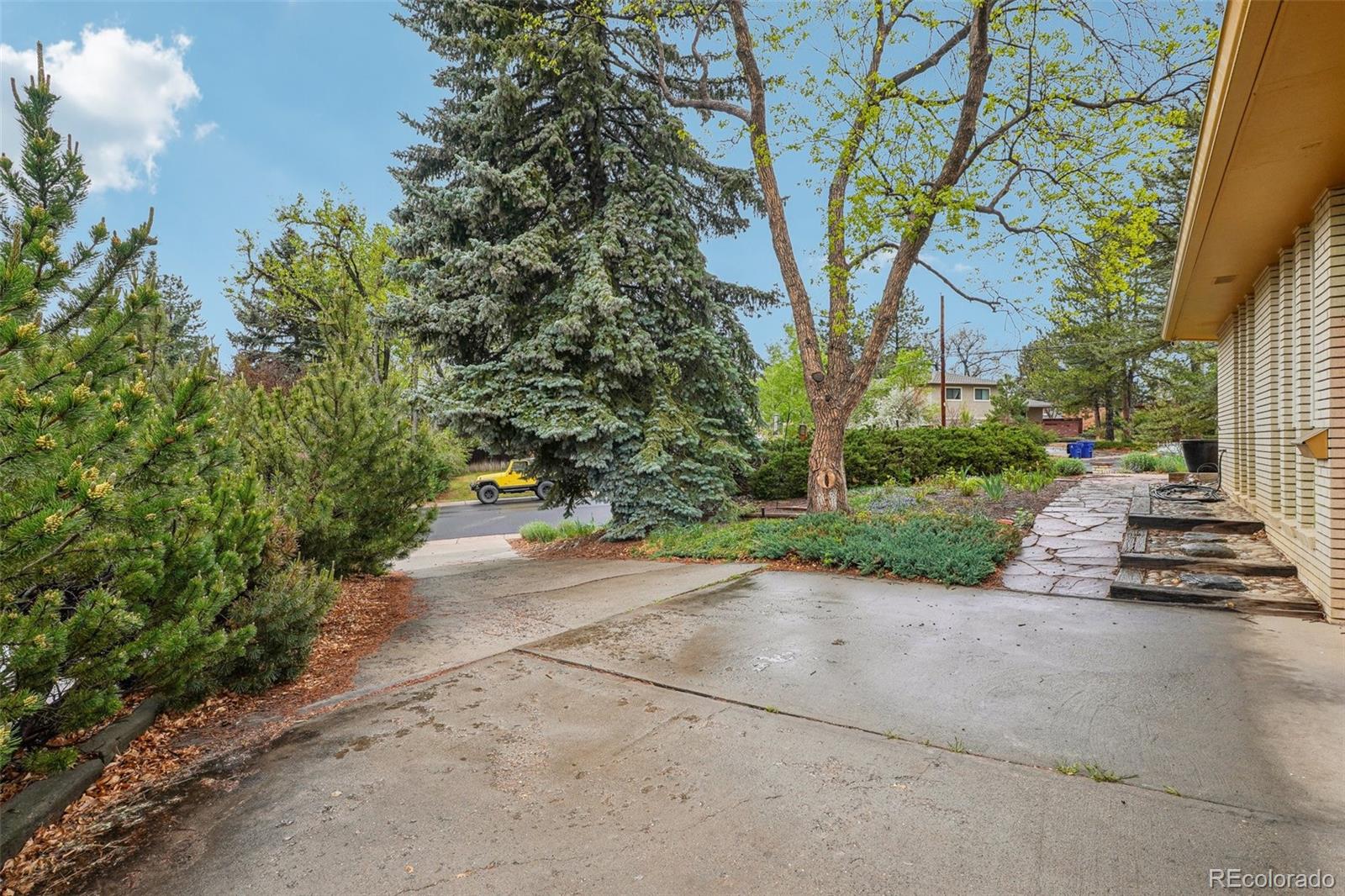 1118 Eagle Road Broomfield, CO 80020 - Photo 40 of 50 a view of a street with a tree