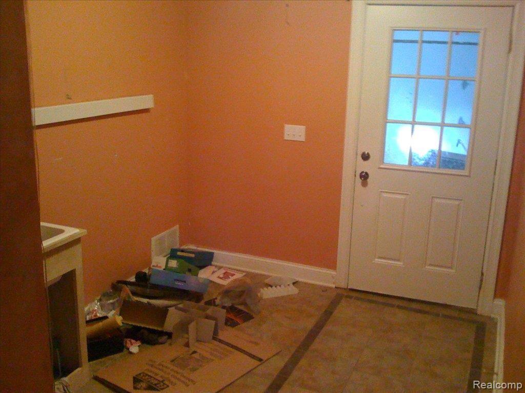 647 South Gulley Road Dearborn, MI 48124 - Photo 5 of 12 IMG_0686
