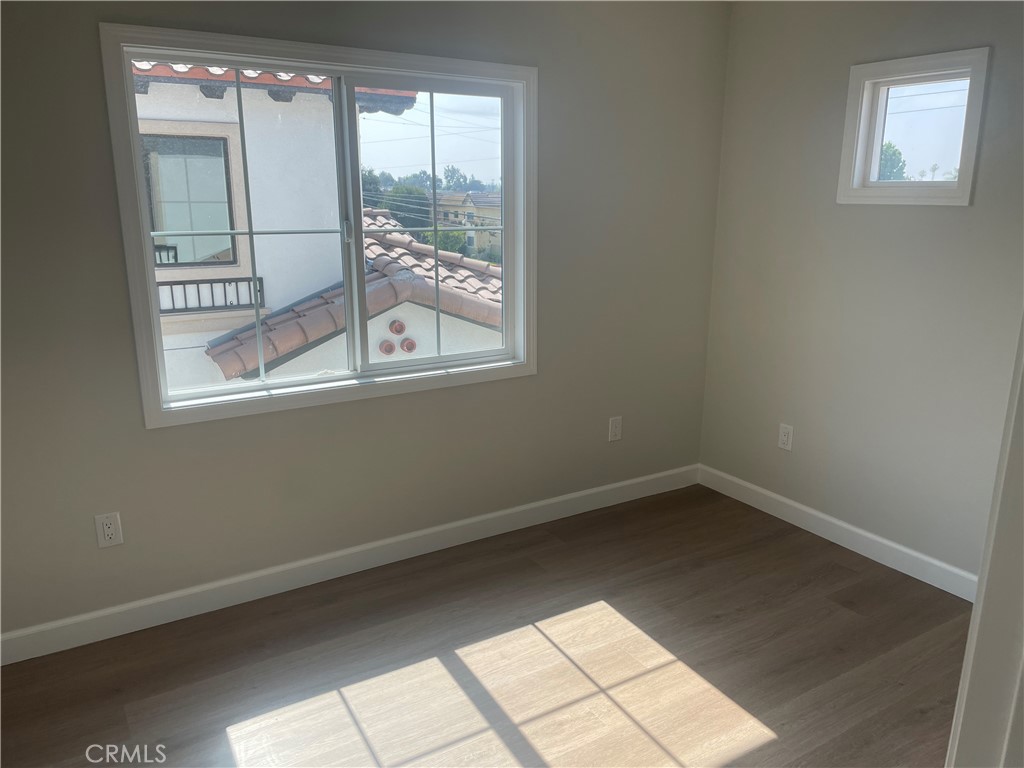 425 West Duarte Road, Unit 411B Monrovia, CA 91016 - Photo 26 of 34 an empty room with a window
