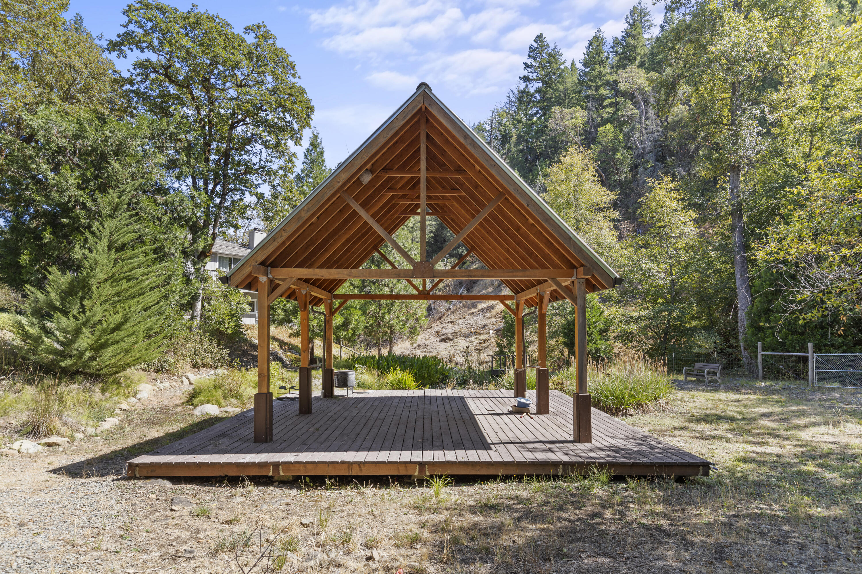 1211 Upper Powell Creek Road Williams, OR 97544 - Photo 33 of 43 Entertaining Deck