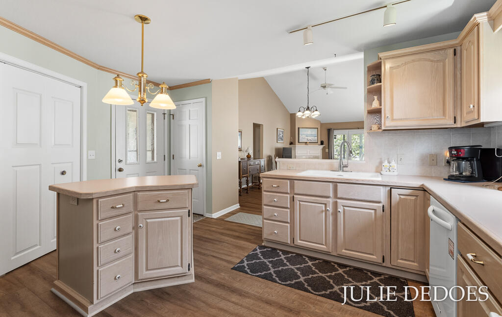 8 Summit Park Drive, Unit 8 Spring Lake, MI 49456 - Photo 6 of 46 8SummitParkDr-17LoRes