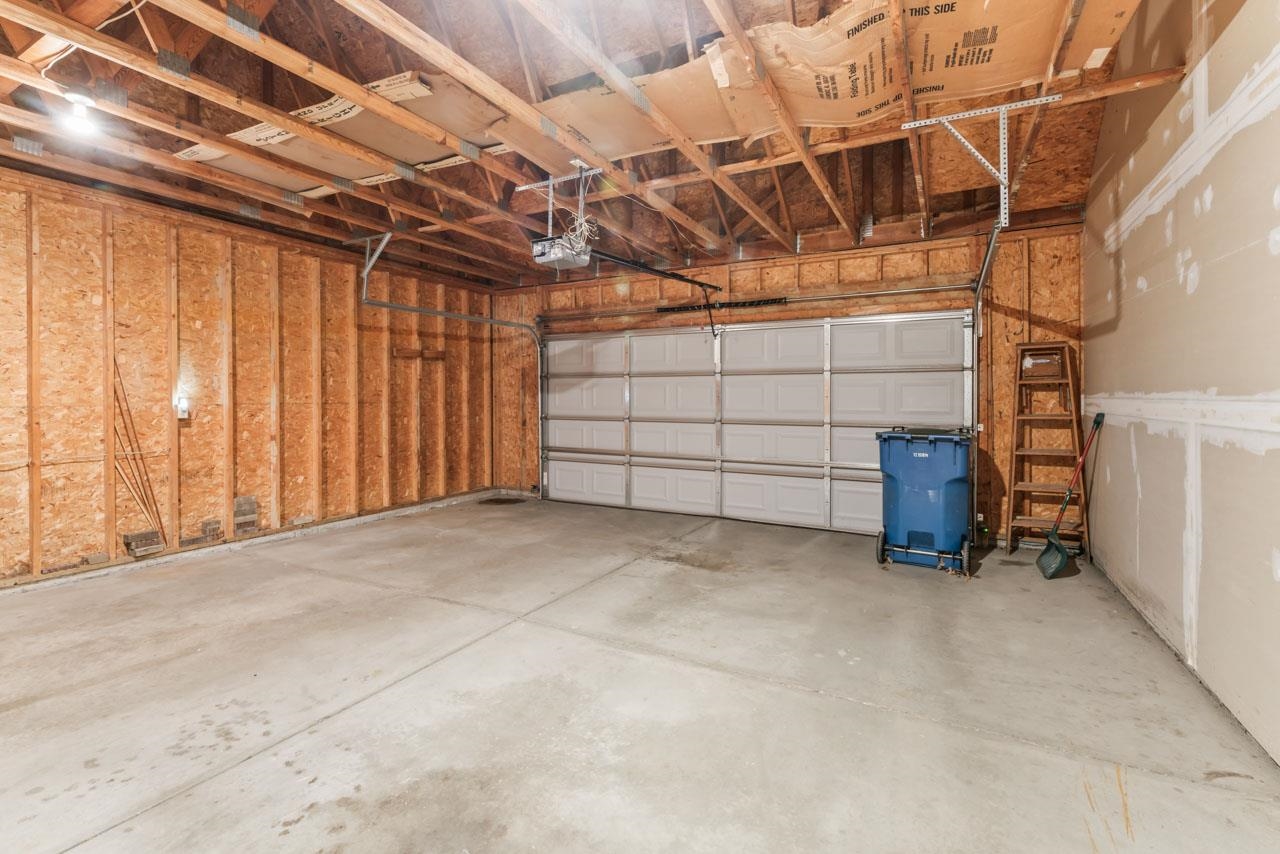 1316 Seymour Road Flint, MI 48532 - Photo 17 of 22 50181539-b0370834-dc18-4dfa-8e68-25848c1094e4.JPG