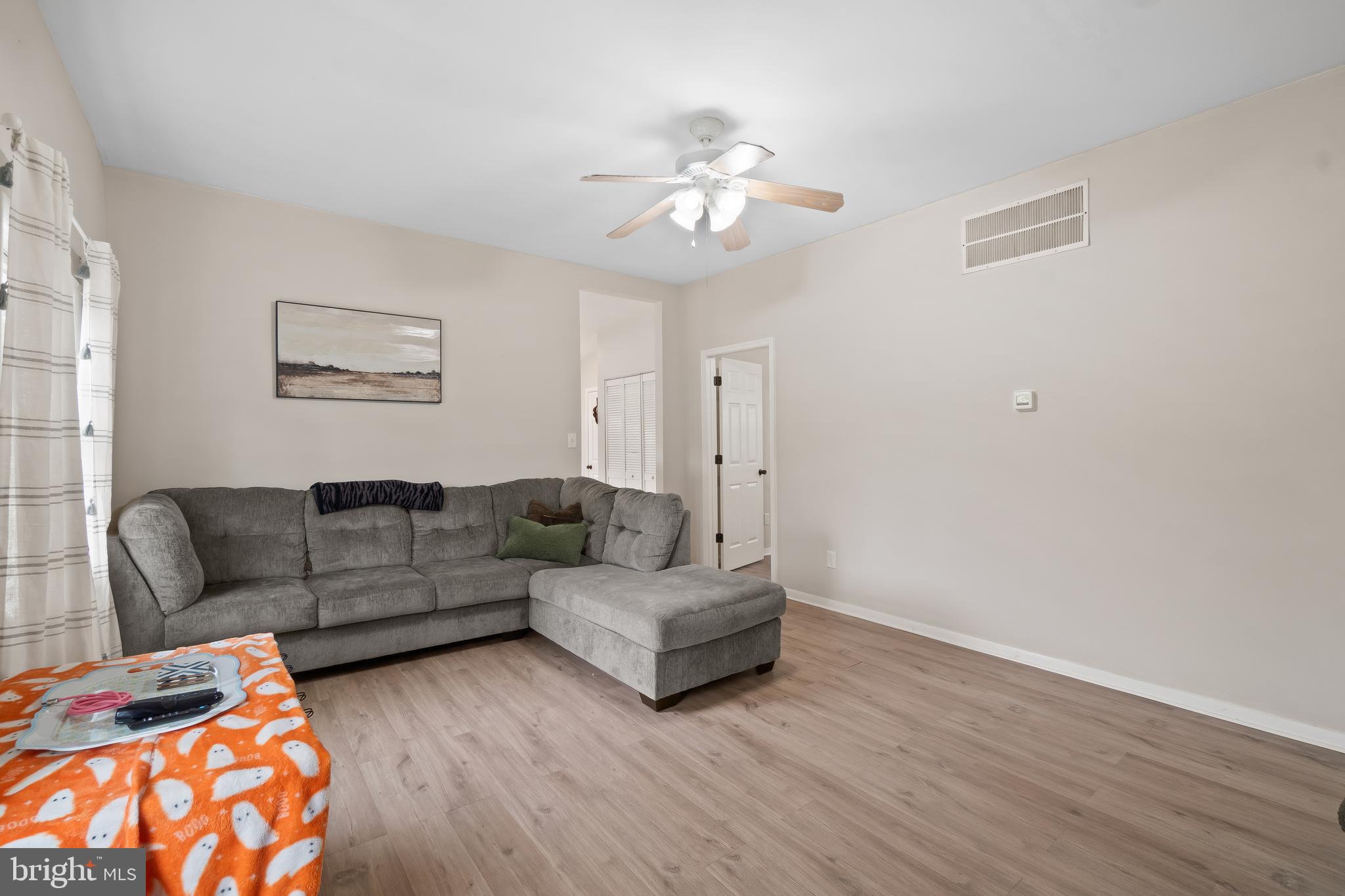 5 Dogwood Road Riva, MD 21140 - Photo 11 of 40 a living room with couches and a coffee table