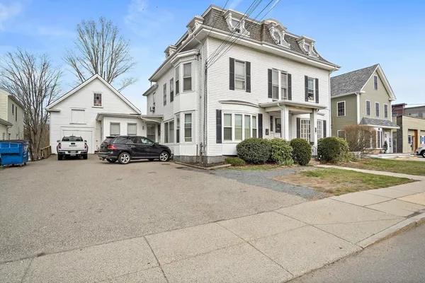 $1,995 | 100 North Franklin Street, Unit 2, Holbrook, MA 02343