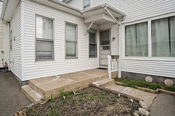 $1,995 | 100 North Franklin Street, Unit 2, Holbrook, MA 02343