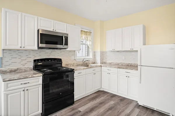 $1,995 | 100 North Franklin Street, Unit 2, Holbrook, MA 02343