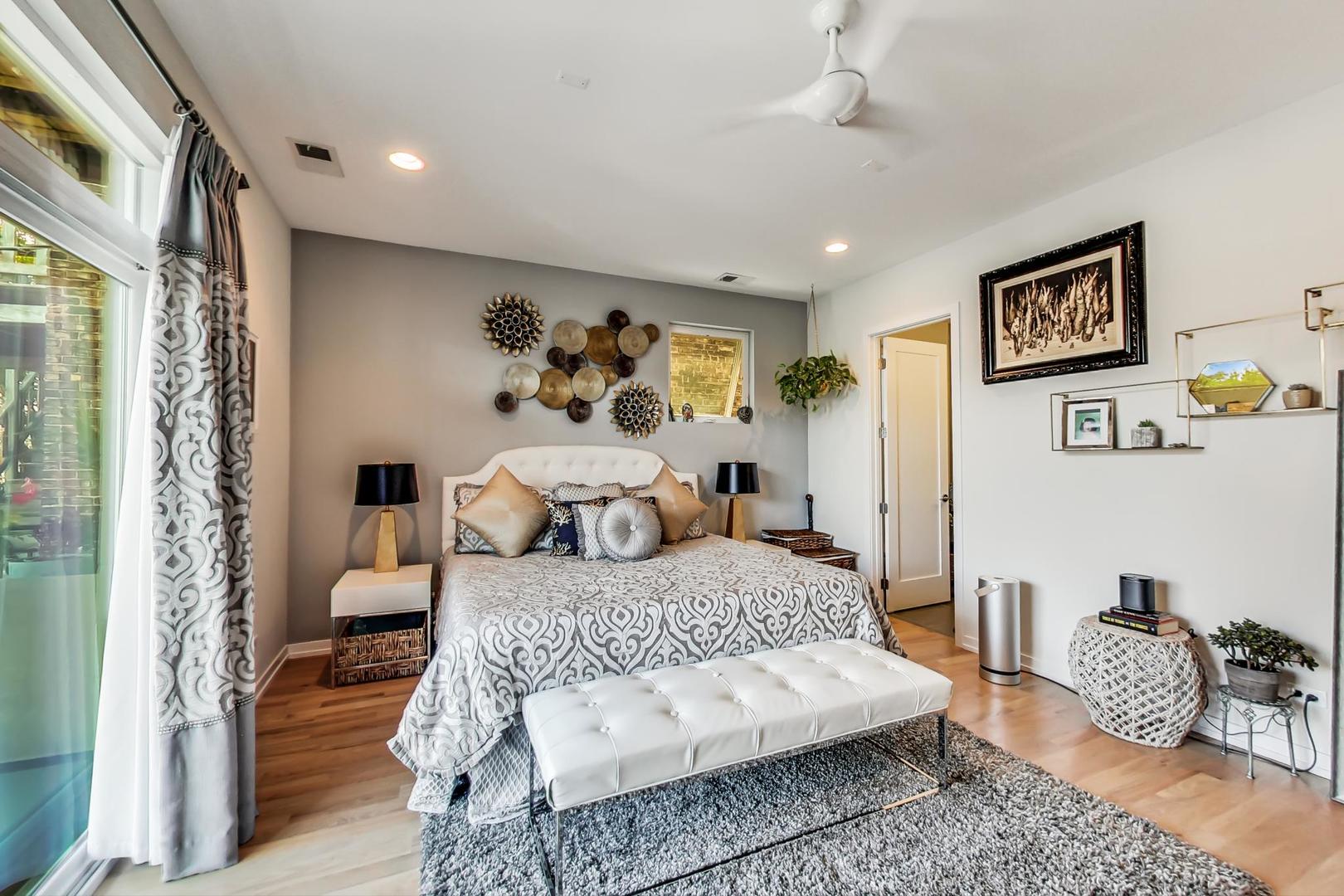 1033 South Racine Avenue, Unit 2S Chicago, IL 60607 - Photo 14 of 24