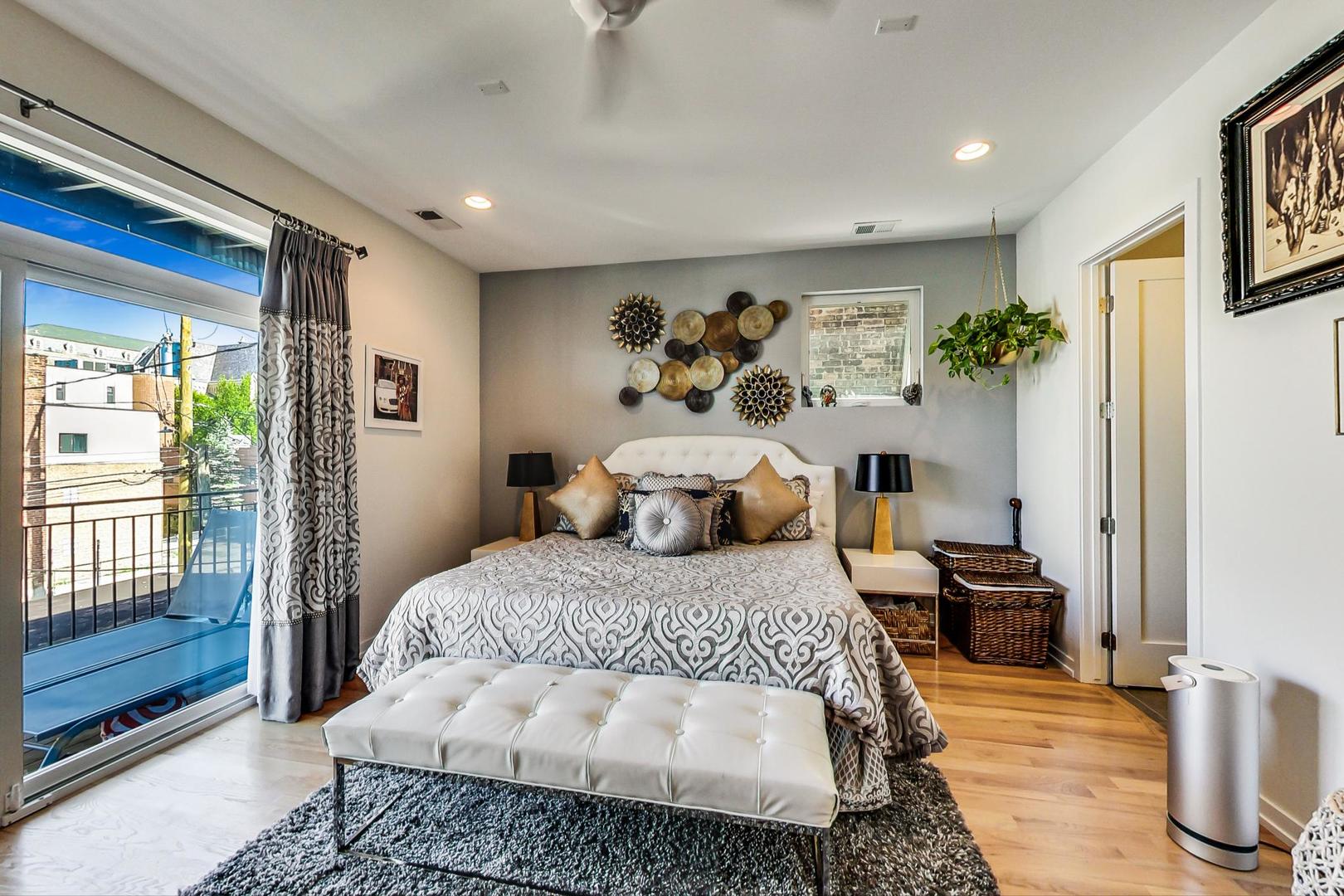 1033 South Racine Avenue, Unit 2S Chicago, IL 60607 - Photo 15 of 24