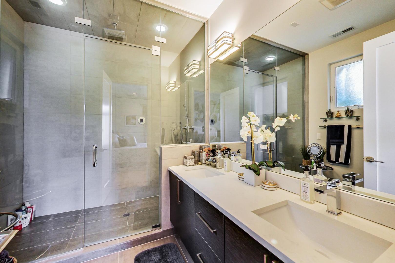 1033 South Racine Avenue, Unit 2S Chicago, IL 60607 - Photo 17 of 24