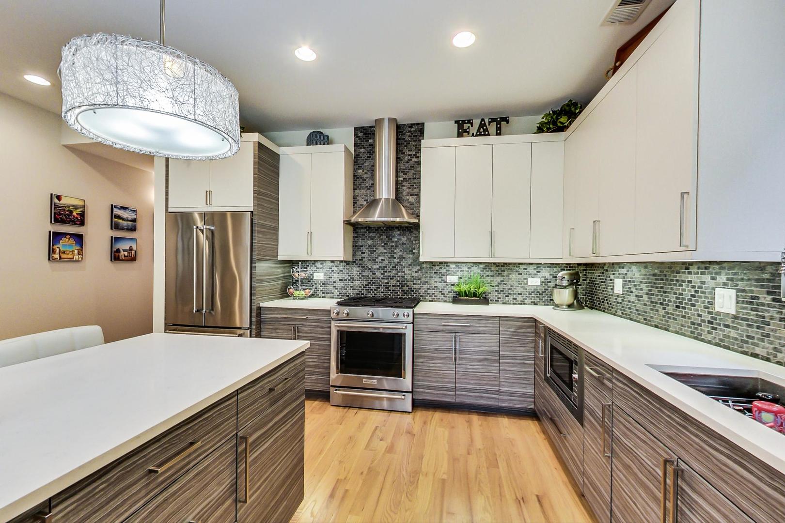 1033 South Racine Avenue, Unit 2S Chicago, IL 60607 - Photo 10 of 24