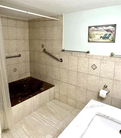 $2,850 | 2017 South Ocean Drive, Unit 307, Hallandale Beach, FL 33009